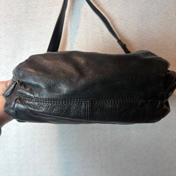 Black Leather Hobo Shoulder Bag Purse Blue Lining Simply Vera Vera Wang - Picture 5 of 8